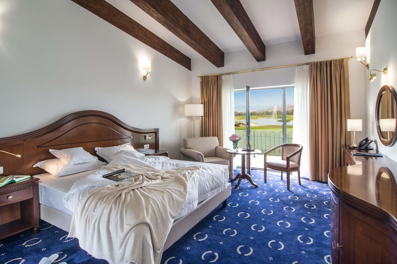 Theodora Golf Club 호텔 알바루리아 외부 사진
